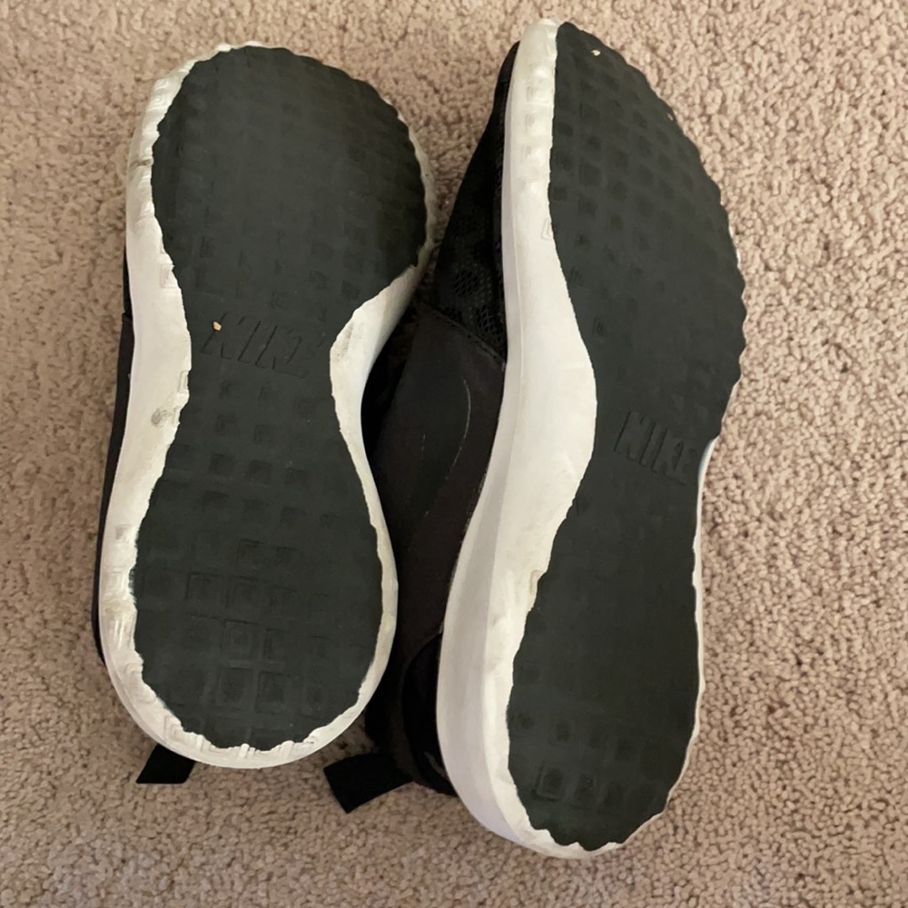 Nike shoes - Picture 3 of 3